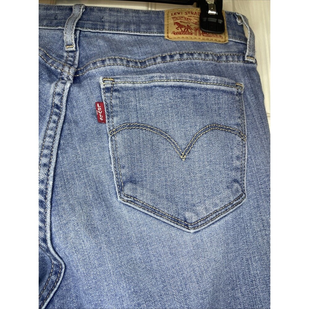 Women's Size 28x32 Levi’s 712 Slim Straight Jeans Light Wash Mid Rise Distressed - Picture 12 of 15